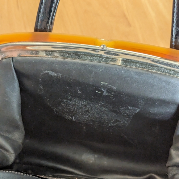 Vintage 1950s/60s Black Patent Leather Handbag with Lucite Handle - Picture 8 of 8